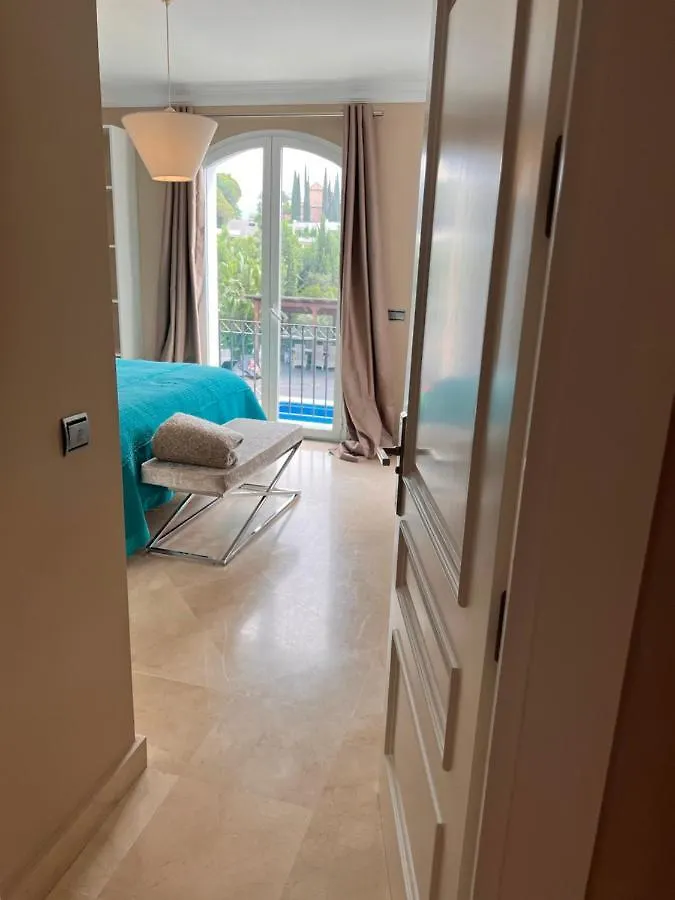 Homestay Villa Maracana Marbella
