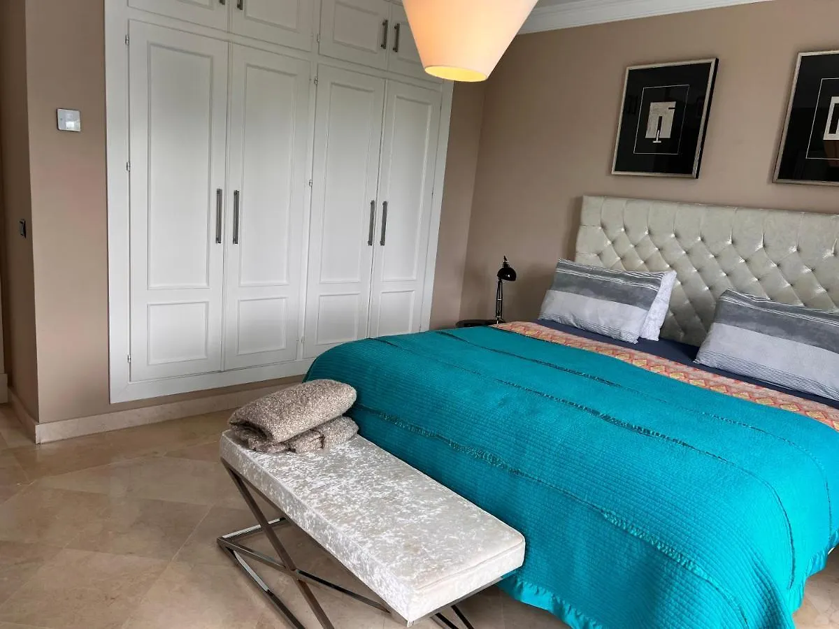 Homestay Villa Maracana Marbella