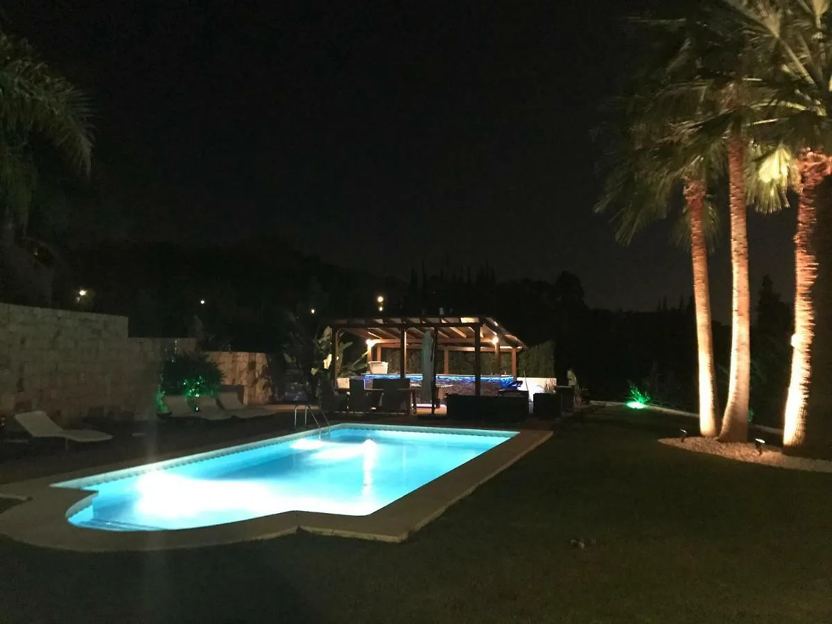 Homestay Villa Maracana Marbella Spain
