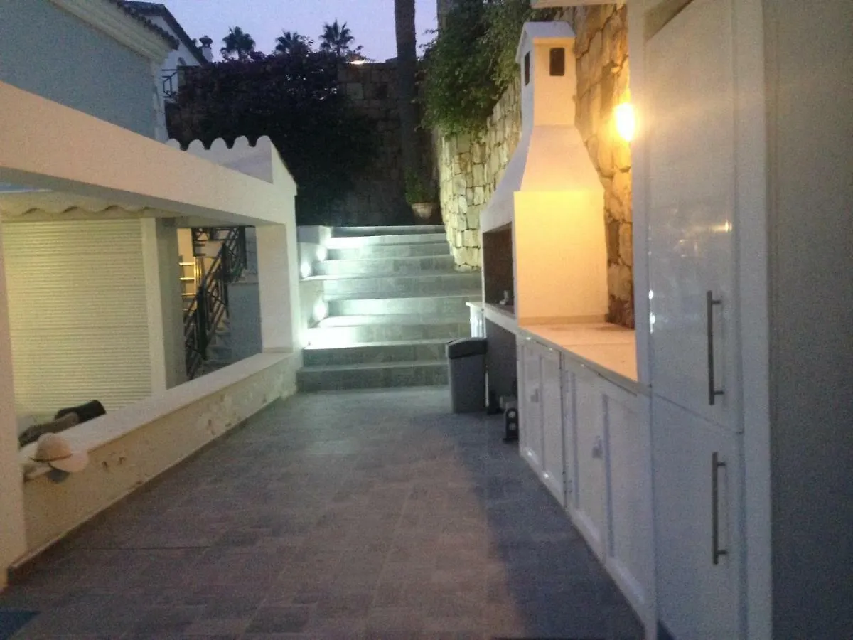 Homestay Villa Maracana Marbella