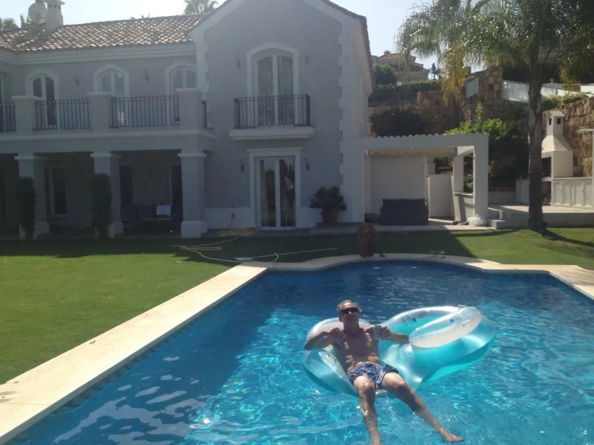 Homestay Villa Maracana Marbella